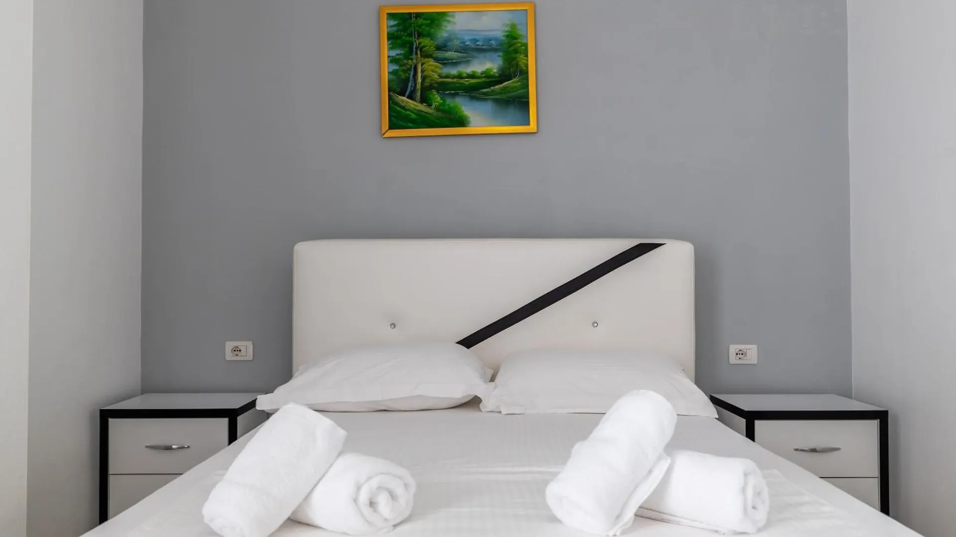 Hotel Artur2 卡萨米尔 招待所