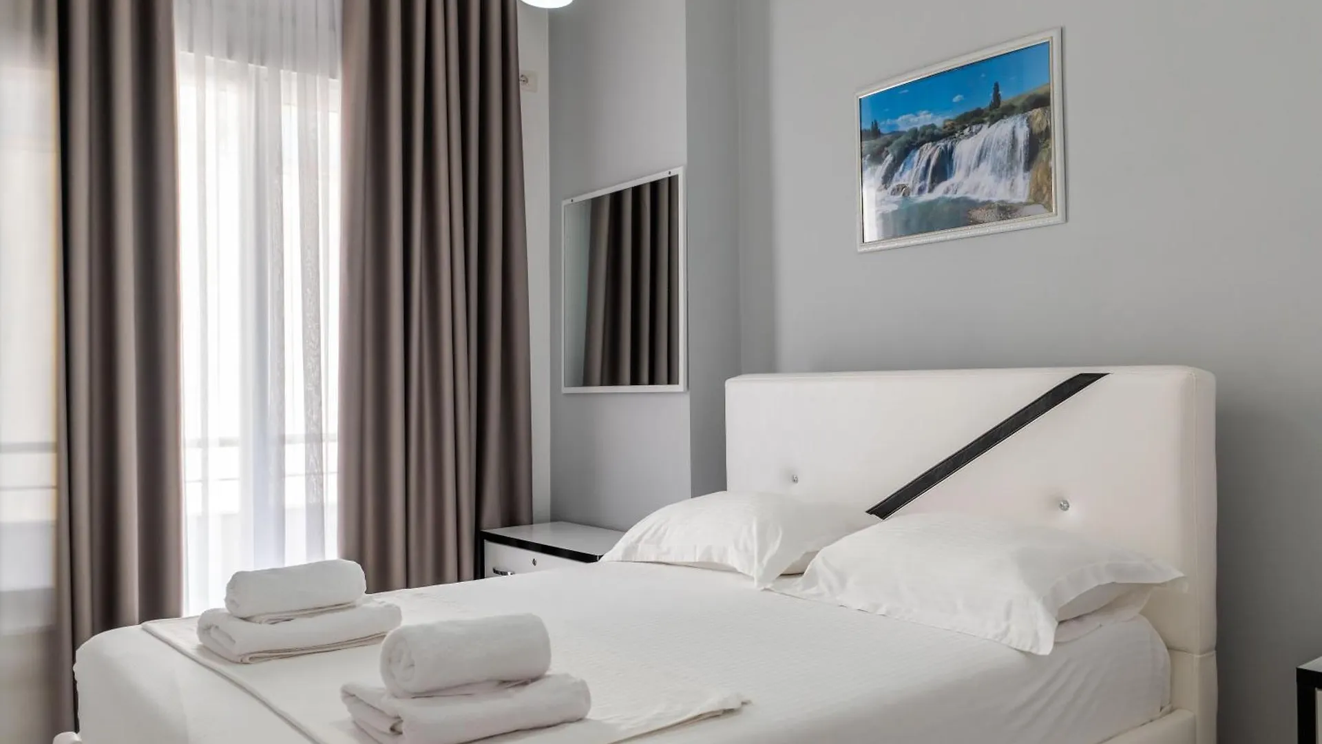Hotel Artur2 卡萨米尔 3*,