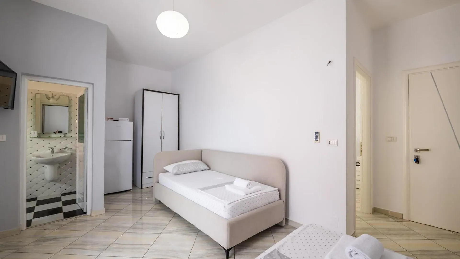 Hotel Artur2 Ksamil 3*,