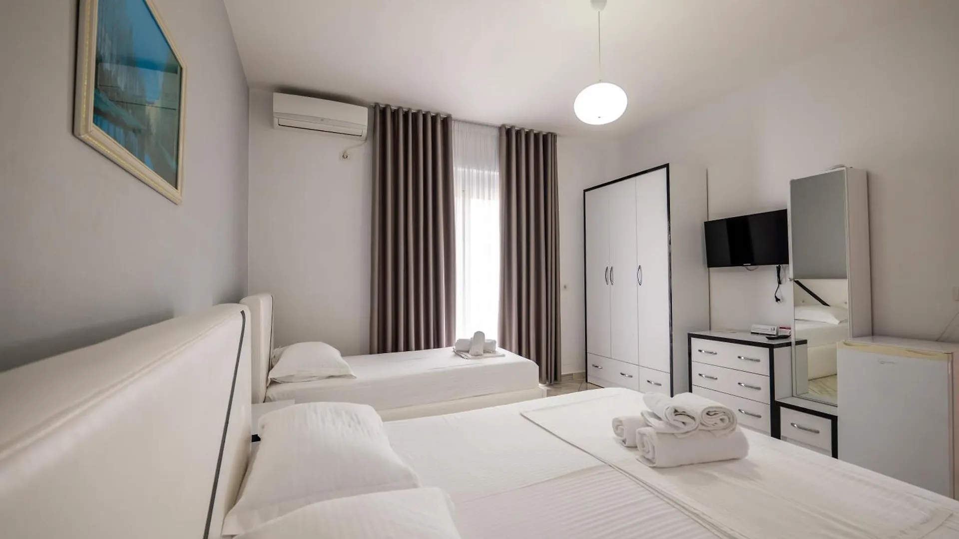 Hotel Artur2 卡萨米尔